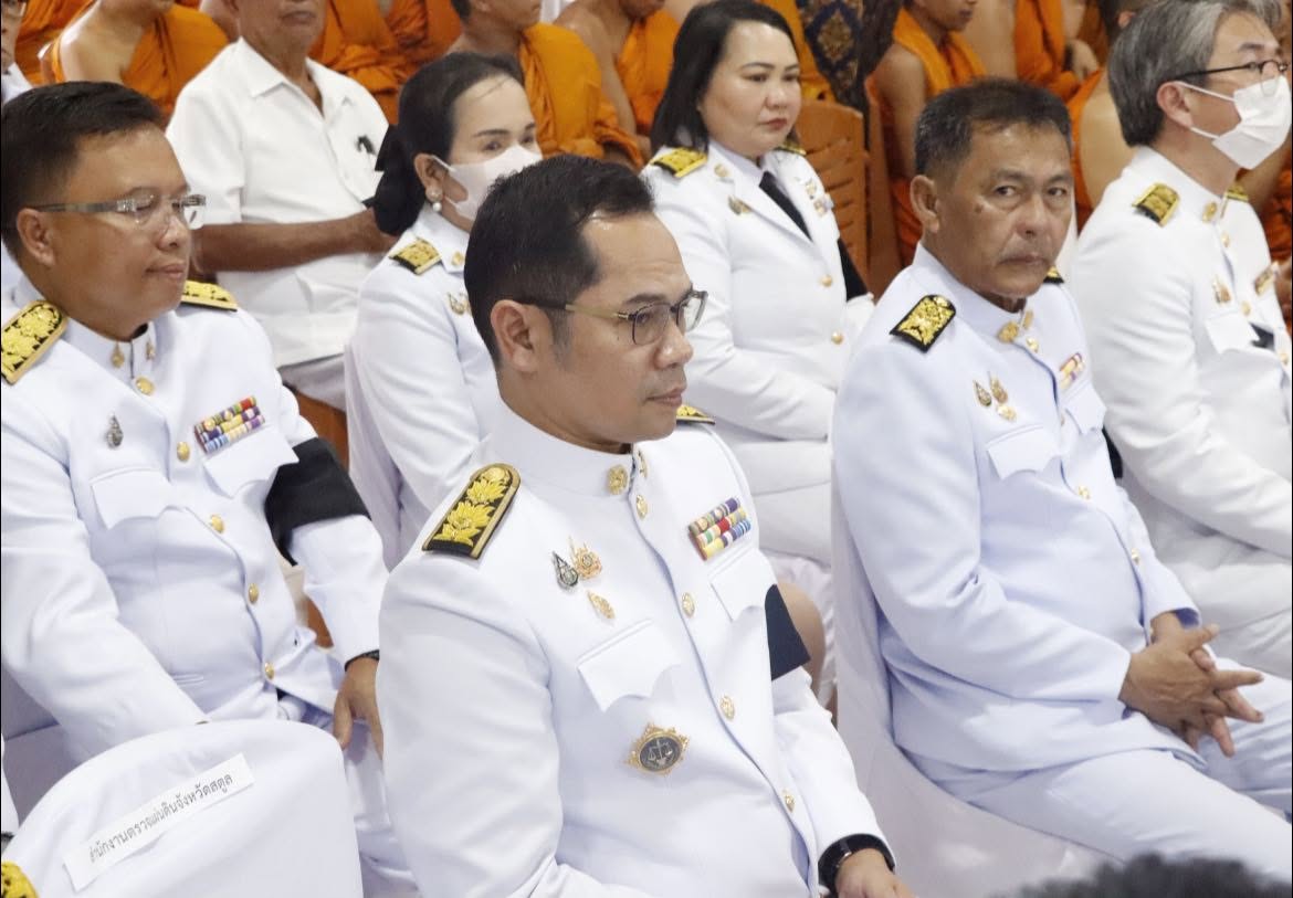 อบจ.สตูล เข้าร่วมพิธีบำเพ็ญกุศล ครบสัตตมวาร 7 วัน ถวายพระราชกุศลแด่สมเด็จพระนางเจ้าสิริกิติ์ พระบรมราชินีนาถ พระบรมราชชนนีพันปีหลวง 