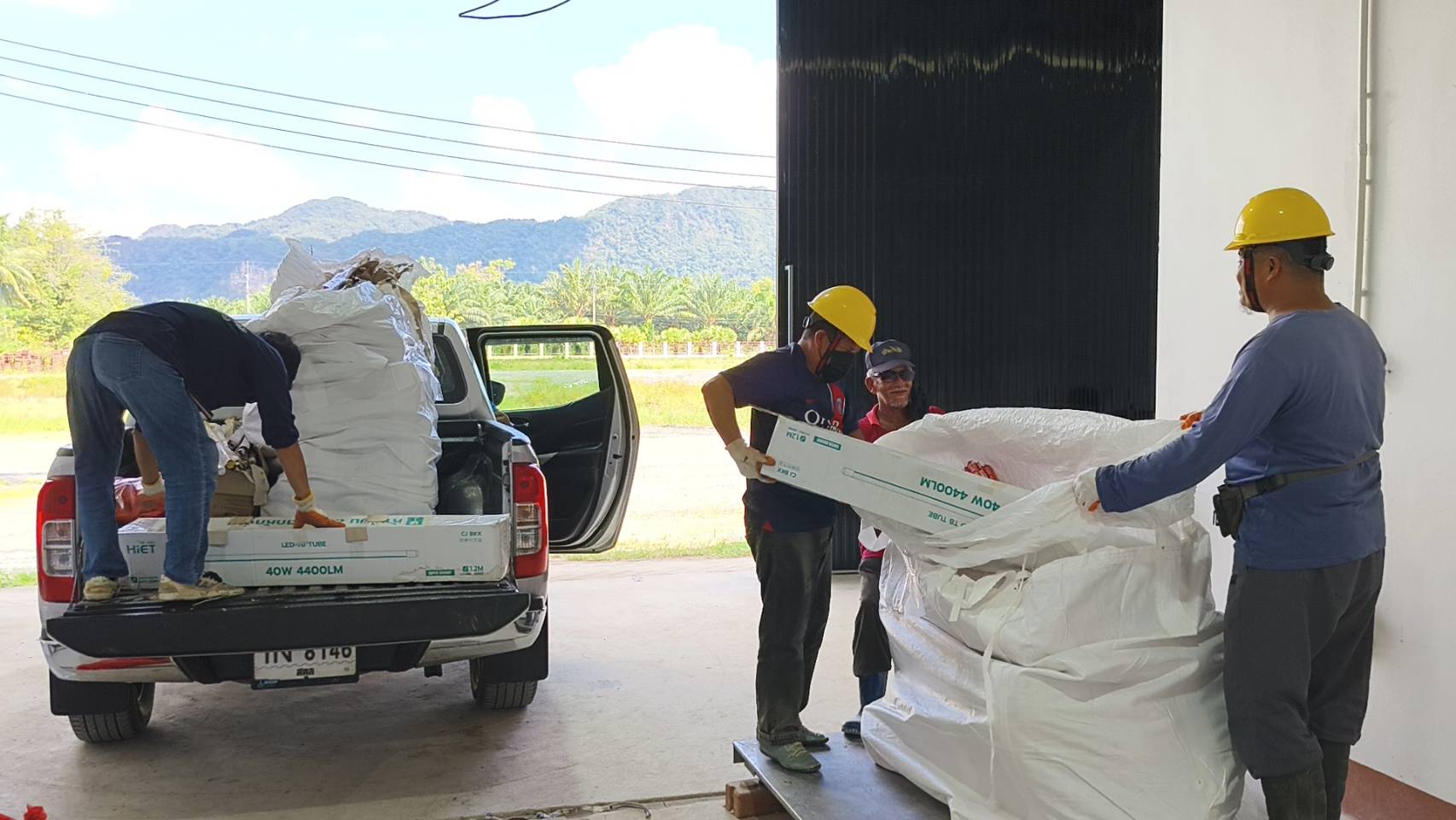 อบจ.สตูล และเครือข่าย รวบรวมขยะอันตรายได้กว่า 5 ตัน